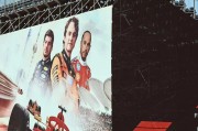 “逛超市都能遇到世界级车手”，这几天的上海成了“F1痛城”|范坤|上海市|赛车|老法师|拉塞尔_新浪体育_新浪新闻